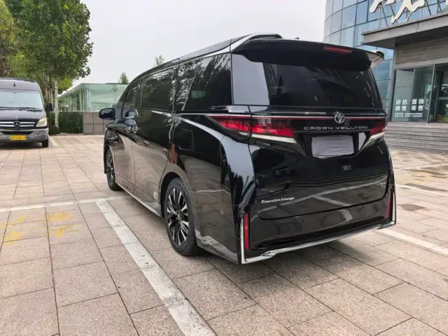Toyota Vellfire — Фото автомобиля 4