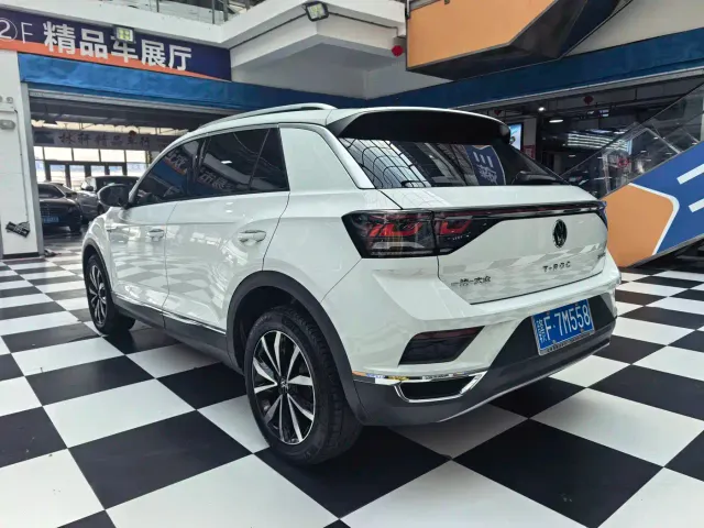 Volkswagen T-Roc — Фото автомобиля 4