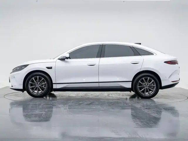 BYD Qin L — Фото автомобиля 7