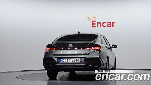 Hyundai Avante CN7 — Фото автомобиля 4