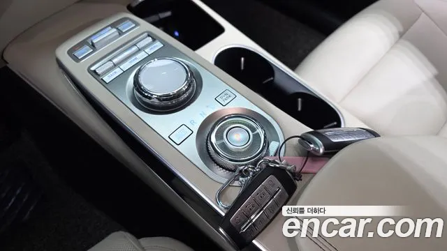 Genesis GV70 — Фото автомобиля 9
