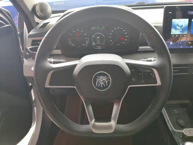 BYD Qin — Фото автомобиля 10