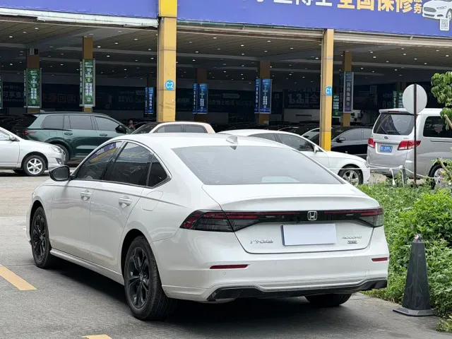 Honda Accord — Фото автомобиля 13