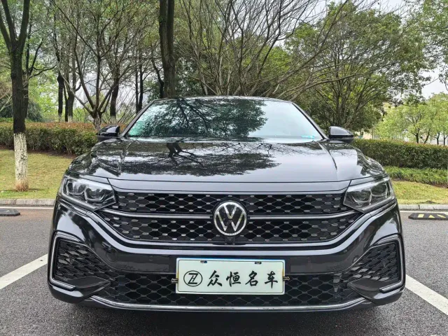 Volkswagen Passat — Фото автомобиля 2