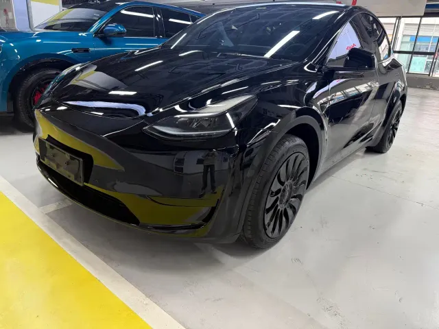 Фотография автомобиля — Tesla Model Y