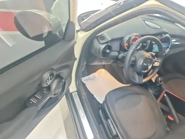 MINI Hatch — Фото автомобиля 15