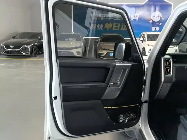 iCAR V23 — Фото автомобиля 6