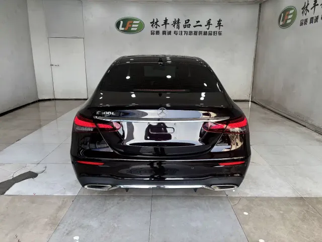 Mercedes-Benz E-Class — Фото автомобиля 6