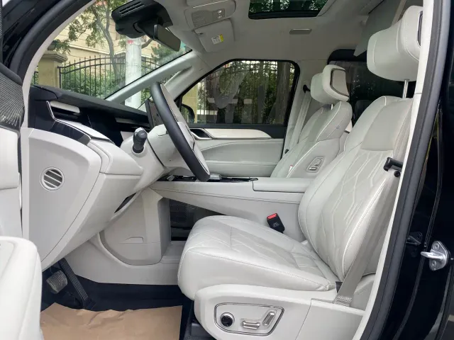 Volvo EM90 — Фото автомобиля 20
