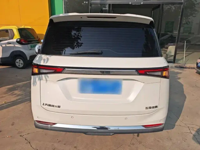 Wuling Jiachen — Фото автомобиля 5