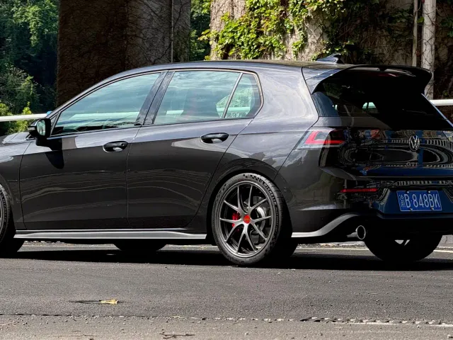 Volkswagen Golf GTI — Фото автомобиля 4
