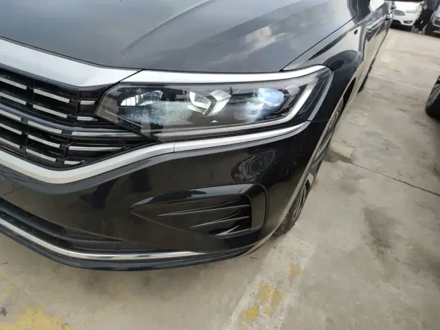 Volkswagen Passat — Фото автомобиля 17
