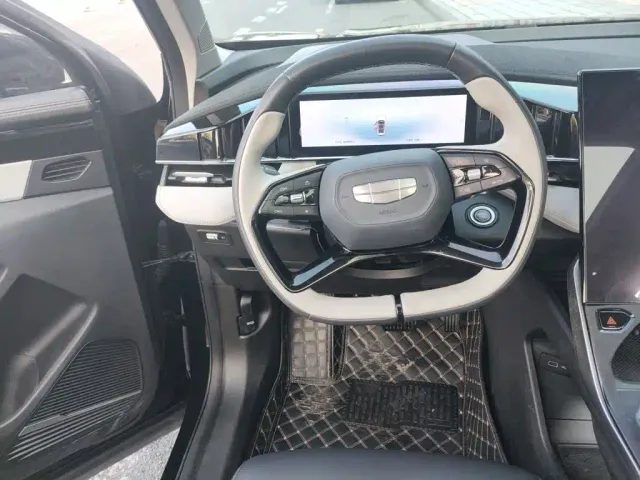 Geely Boyue L — Фото автомобиля 11