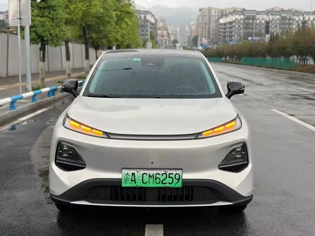 Changan Qiyuan Q05 — Фото автомобиля 2