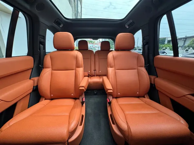 Li Auto L9 — Фото автомобиля 23