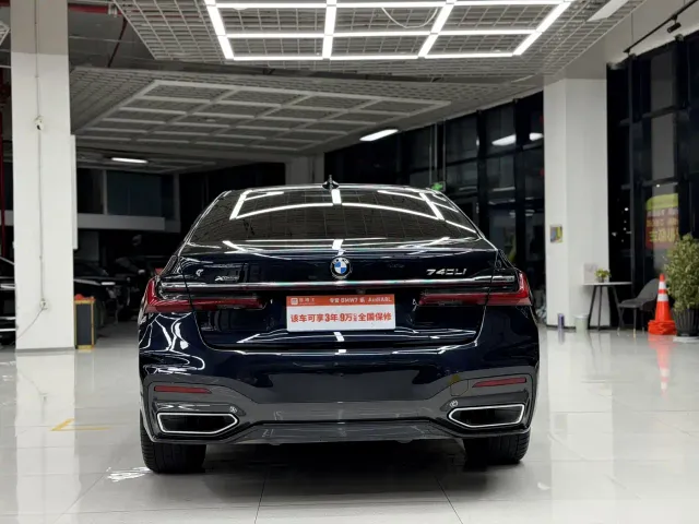 BMW 7 Series — Фото автомобиля 5
