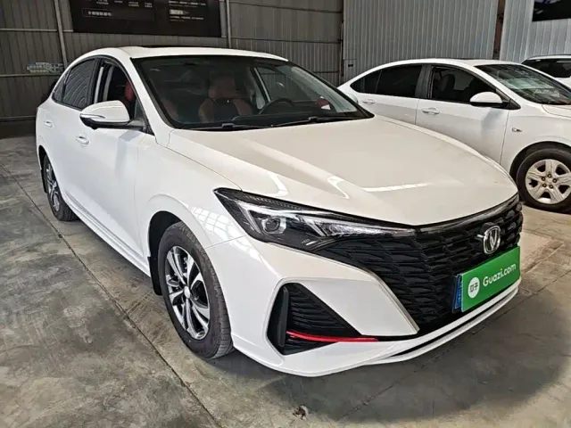 Changan Eado — Фото автомобиля 3