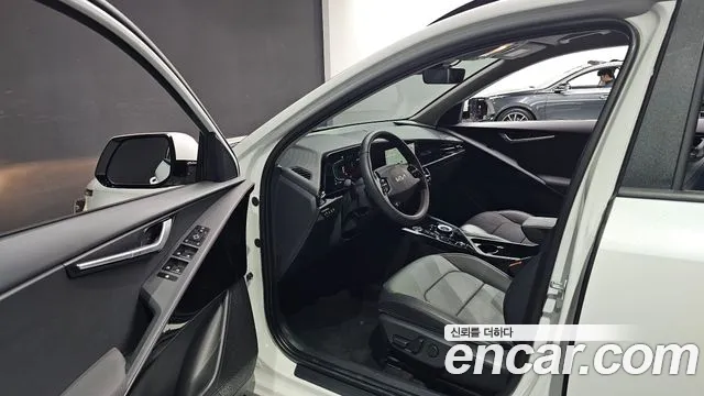 Kia Niro The All New — Фото автомобиля 10