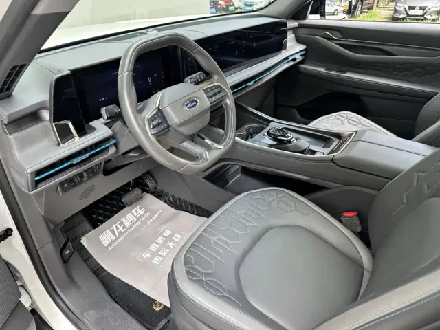 Ford Edge — Фото автомобиля 10