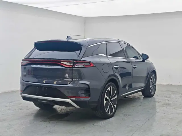 BYD Tang — Фото автомобиля 7