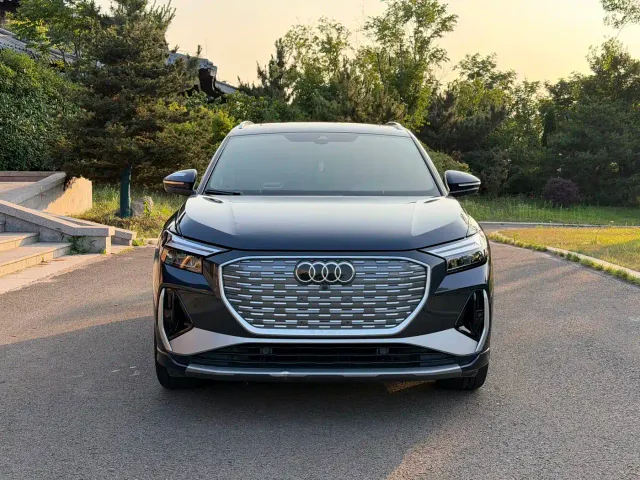 Audi Q4 e-tron — Фото автомобиля 2