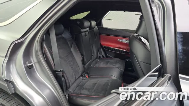 Genesis GV70 — Фото автомобиля 16