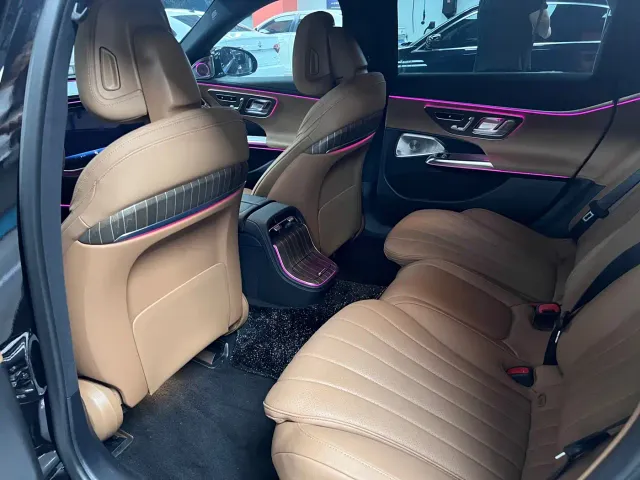 Mercedes-Benz E-Class — Фото автомобиля 11