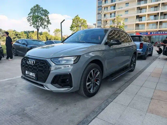 Фотография автомобиля — Audi Q5L
