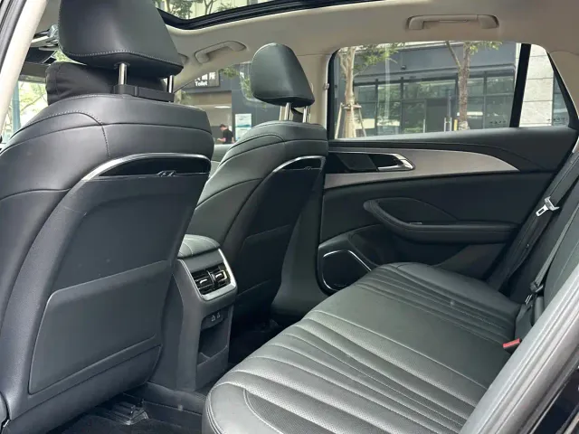 Hongqi H5 — Фото автомобиля 6