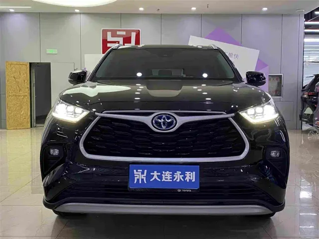 Toyota Highlander — Фото автомобиля 2