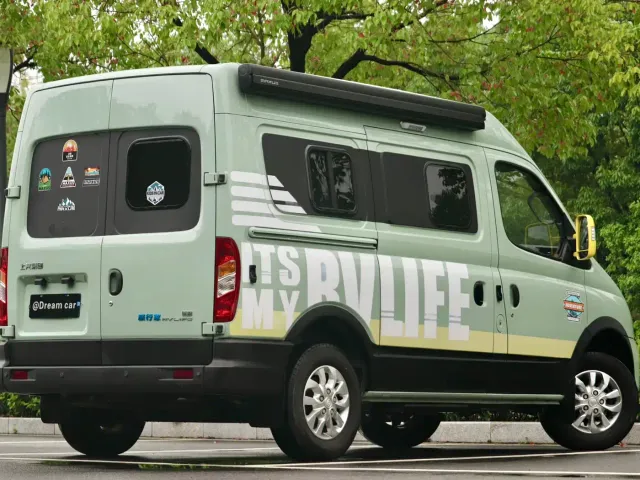 Maxus V80 RV — Фото автомобиля 4