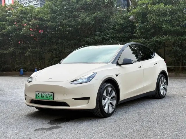 Фотография автомобиля — Tesla Model Y