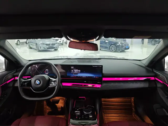 BMW 5 Series — Фото автомобиля 5