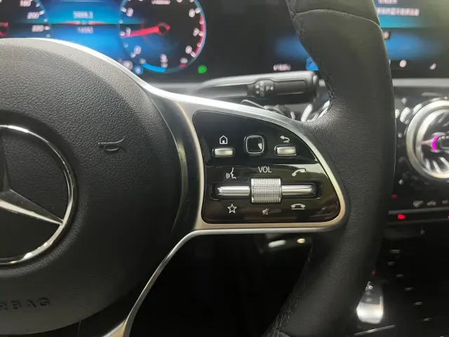 Mercedes-Benz A-Class — Фото автомобиля 14