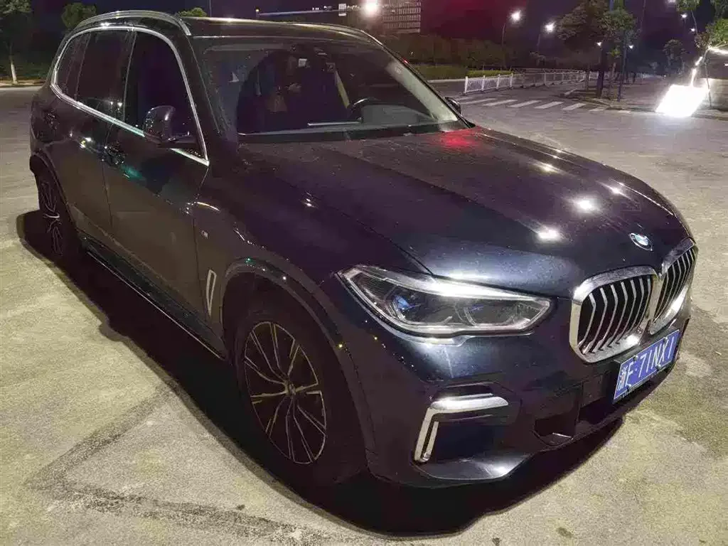 BMW BMW X5 2022 Facelift xDrive 30Li Premium M Sport Package — Фото автомобиля 3