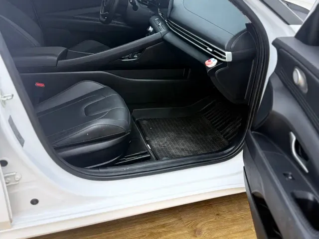 Hyundai Elantra — Фото автомобиля 11