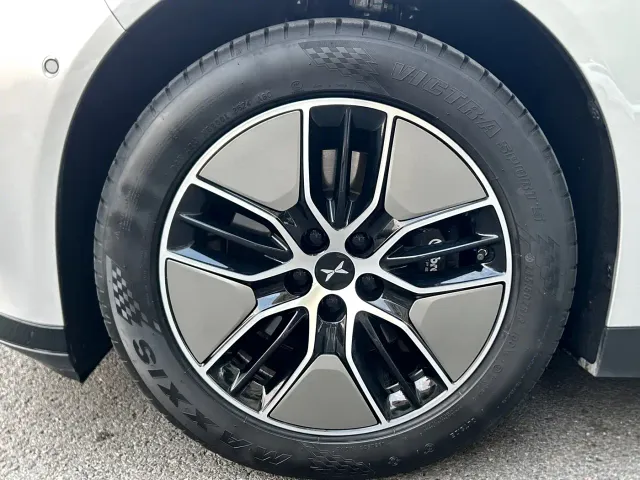 Xpeng P7 — Фото автомобиля 4