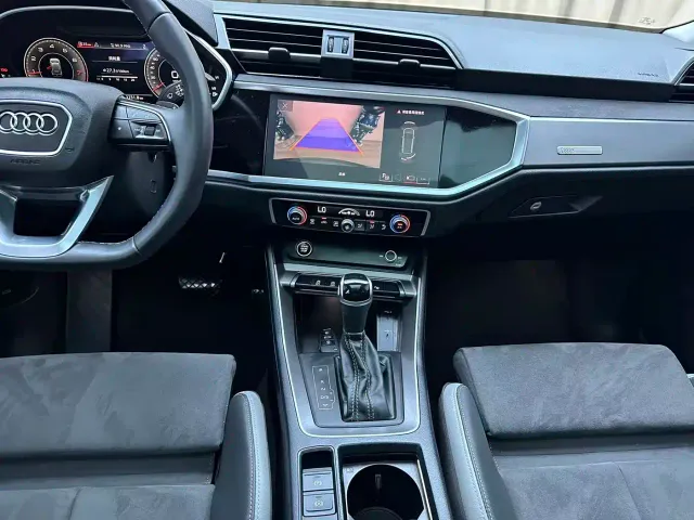 Audi Q3 — Фото автомобиля 9