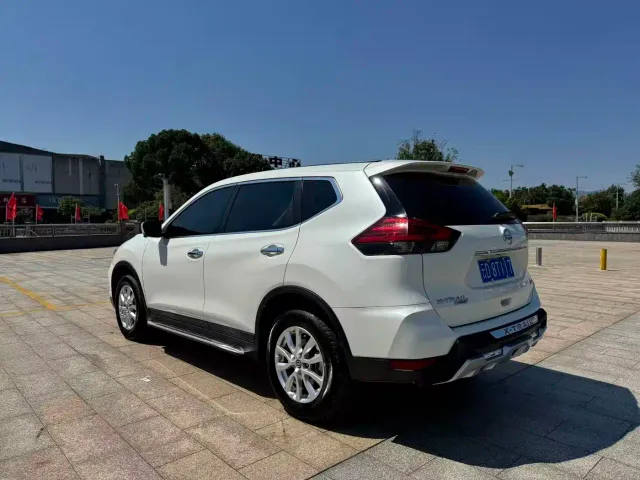 Nissan X-Trail — Фото автомобиля 5