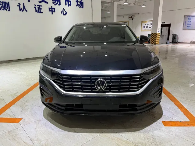 Volkswagen Passat — Фото автомобиля 2