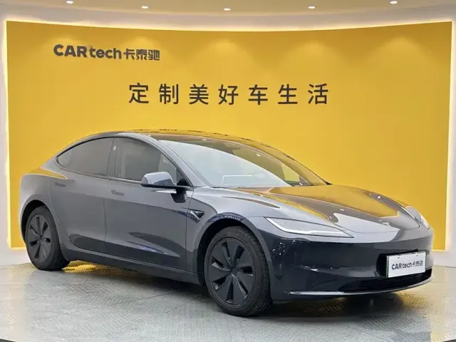 Tesla Model 3 — Фото автомобиля 2
