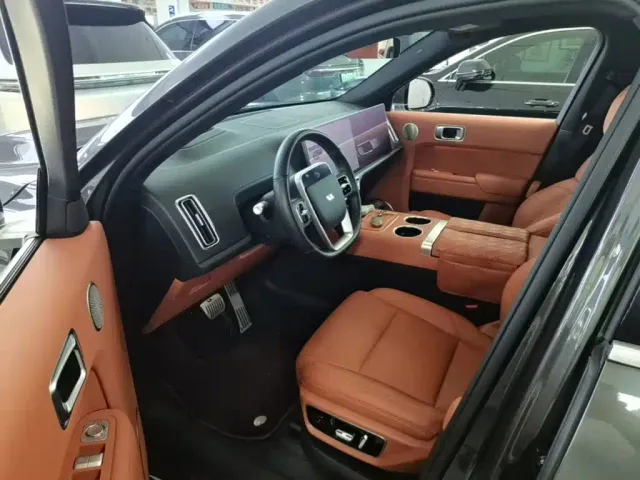 Li Auto L7 — Фото автомобиля 14