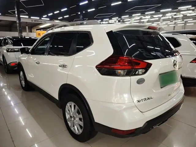 Nissan X-Trail — Фото автомобиля 4