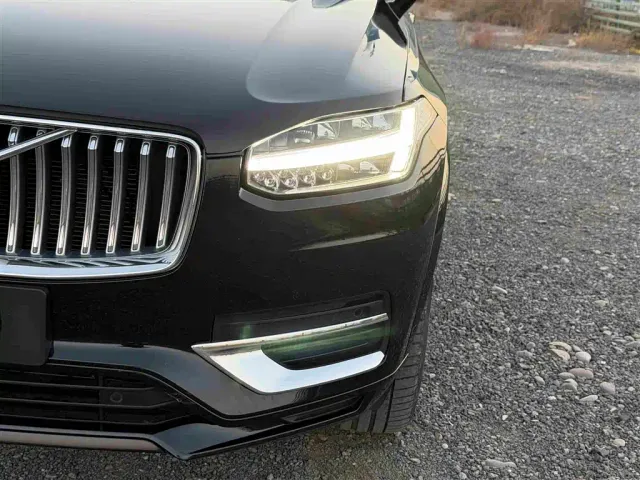 Volvo XC90 — Фото автомобиля 13
