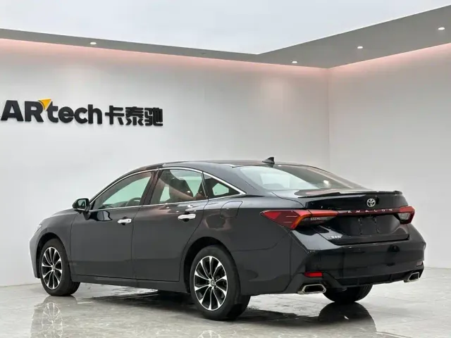 Toyota Avalon — Фото автомобиля 3