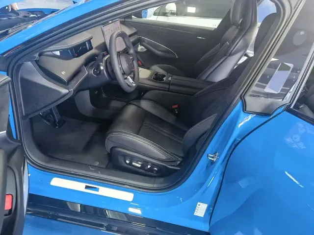 Xiaomi SU7 — Фото автомобиля 4