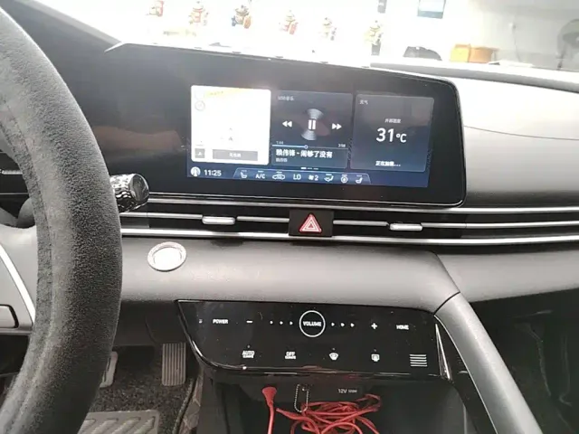 Hyundai Elantra — Фото автомобиля 12