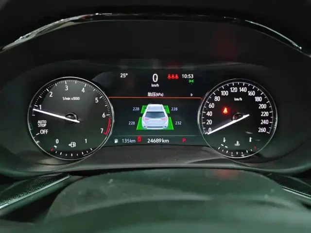 Buick Envision Plus — Фото автомобиля 14