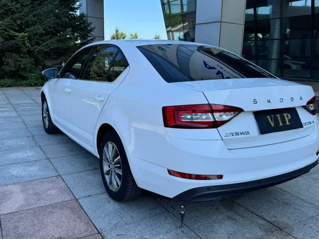 Skoda Octavia — Фото автомобиля 5