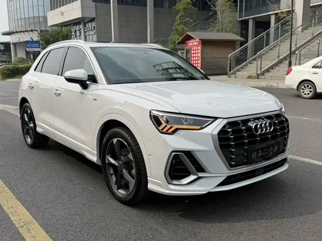 Audi Q3 — Фото автомобиля 3